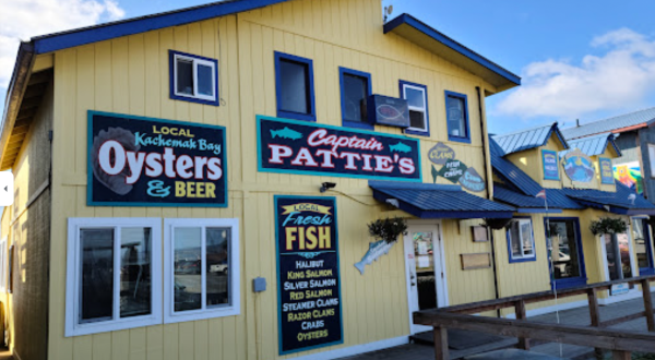 For The Best Halibut Of Your Life, Head To This Hole-In-The-Wall Seafood Restaurant In Alaska
