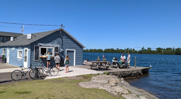 This Tiny Cafe And Store In Michigan Is Right On Lake Superior And Has Everything Your Heart Desires