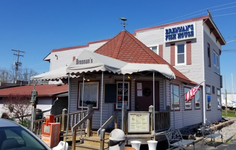 This Ohio Seafood Spot Offers Fresh Food Cooked Straight From The Boat