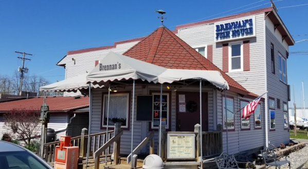 This Ohio Seafood Spot Offers Fresh Food Cooked Straight From The Boat