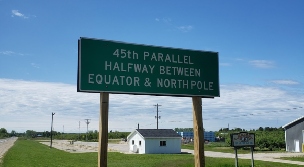 Few People Know This Charming Small Town In Michigan Sits Exactly Halfway Between The Equator And The North Pole