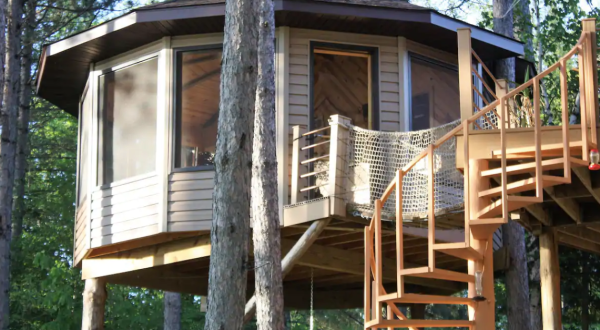 This Treehouse Airbnb In Minnesota May Just Be Your New Favorite Destination