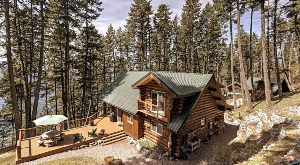 The Hidden Lake Vista Retreat In Montana Is A Lake Getaway With The Utmost Charm