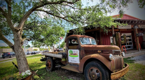 This Tiny Cafe And Store In Florida Is Hidden On The Gulf And Has Everything Your Heart Desires