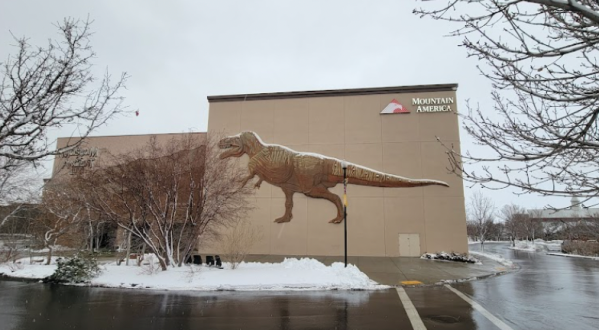 Utah Has An Entire Museum Dedicated To Gigantic Creatures And It’s As Awesome As You’d Think