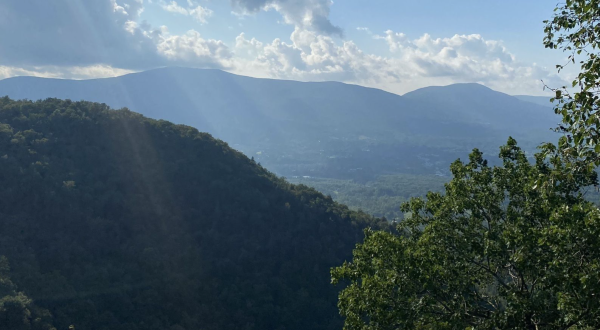 Take A Scenic Trail To A Vermont Overlook That’s Like The Scene In A Movie