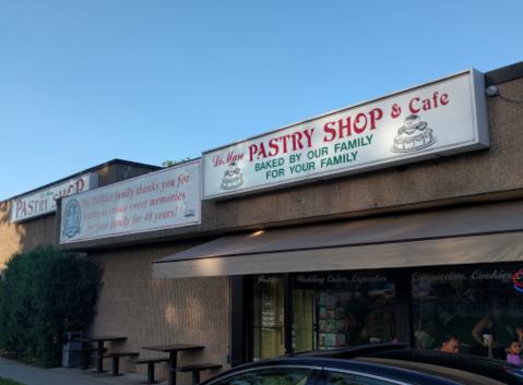 The Best Strawberry Shortcake In The World Is Located At This Connecticut Bakery