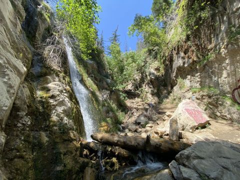 This Easy, One-Mile Trail Leads To Lewis Falls, One Of Southern California's Most Underrated Waterfalls