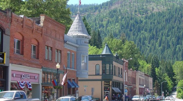 Few People Know This Charming Small Town In Idaho Is The Center Of The Universe