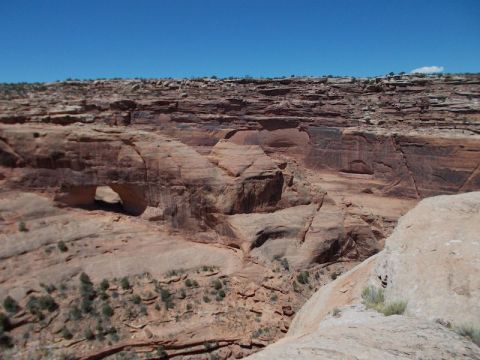 You'll Come To A Little-Known Canyon And Arch On This 2-Mile Hiking Trail In Utah