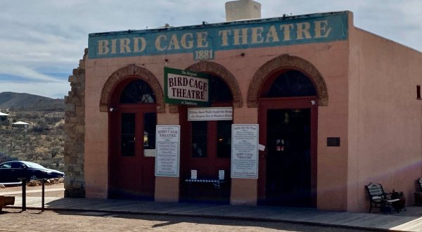 This Historic Arizona Theater Is Thought To Be One Of The Most Haunted Places On Earth