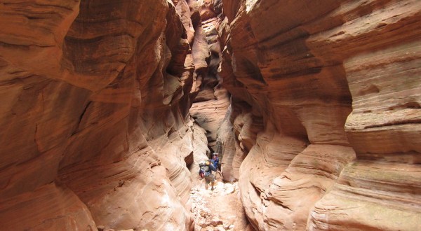 This 3.7-Mile Hiking Trail In Utah Takes You Through A Slot Canyon That Is Oodles Of Fun
