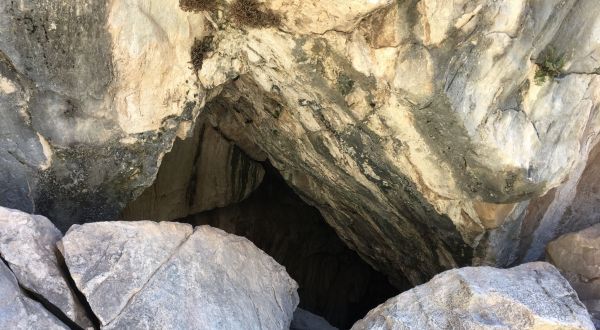 Few People Know There’s A Secret Cave Tucked Away In This Remote Arizona National Park