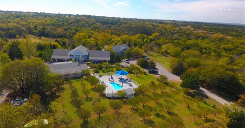 This Oklahoma Resort In The Middle Of Nowhere Will Make You Forget All Of Your Worries