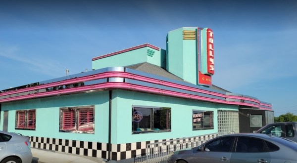 The Oklahoma Restaurant With Cinnamon Rolls As Big As Your Head