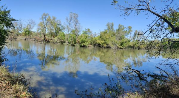 An Easy But Gorgeous Hike, Osage Nature Trail Leads To A Little-Known River In Kansas