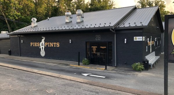Pies And Pints Is A Rapidly Growing Pizza Chain That Got Its Start Right Here In West Virginia