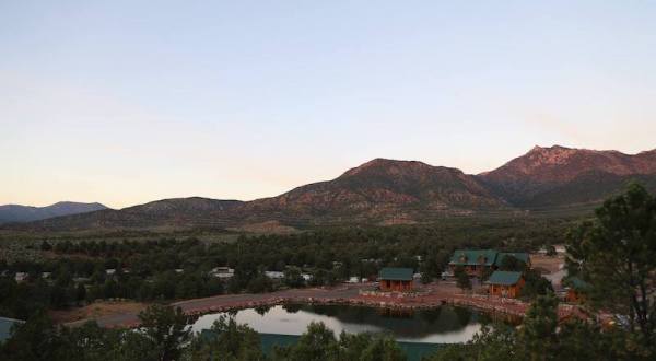 This Utah Resort In The Middle Of Nowhere Will Make You Forget All Of Your Worries