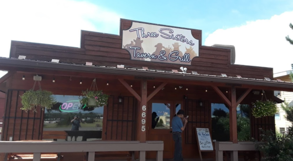 The Western Themed Three Sisters Tavern And Grill In Colorado Is The Very Definition Of Fun