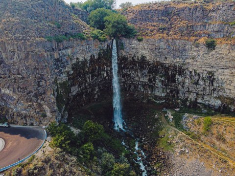 One Of Idaho’s Most Easily Accessible Waterfalls Is Hiding In Plain Sight in The Snake River Canyon