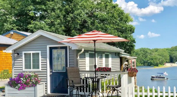 The Tiny Cottage Airbnb In Rhode Island Is An Idyllic Getaway