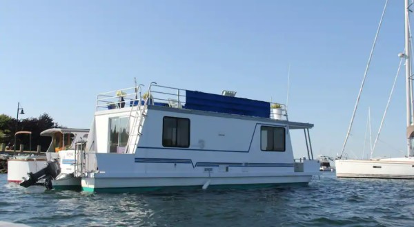 The Floating Cabin In Rhode Island Is The Ultimate Place To Stay Overnight This Summer