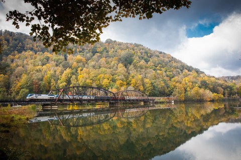 The One Fall Foliage Train Ride Through West Virginia You'll Want To Take Each And Every Year