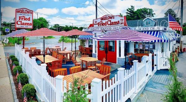 Bigelow’s In New York Is A No-Fuss Hideaway With The Best Fried Clams