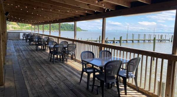 For Some Of The Most Scenic Waterfront Dining In Maryland, Head To Captain Billy’s Crab House