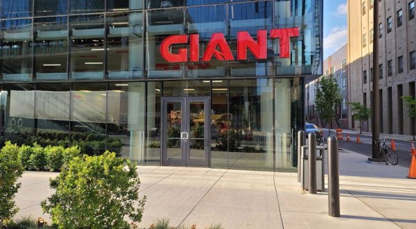 There’s A Two-Story Giant In Pennsylvania That’ll Take Your Grocery Shopping To The Next Level