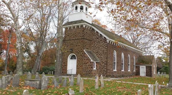 The Oldest Church In New Jersey Dates Back To The 1700s And You Need To See It