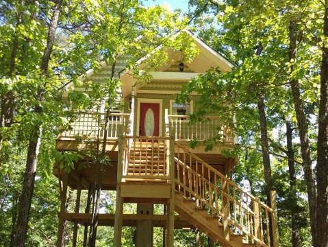 This Treehouse Resort In Arkansas May Just Be Your New Favorite Destination