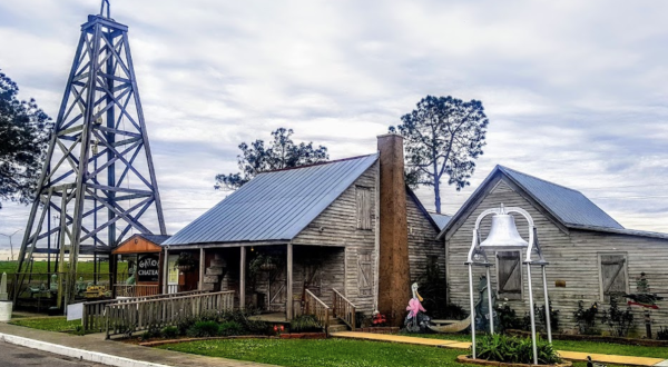 Gator Chateau In Louisiana Makes For A Fun Family Day Trip