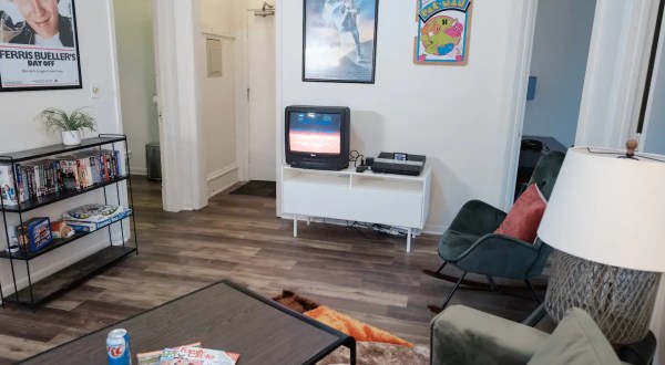 There’s A Retro-Themed Airbnb In Illinois And It’s The Perfect Little Hideout
