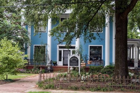 The Charming Bed And Breakfast In Small-Town Mississippi Worthy Of Your Bucket List