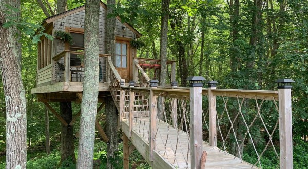 3 Little-Known Tree Houses Hiding In Rhode Island That Will Bring Out Your Sense Of Adventure