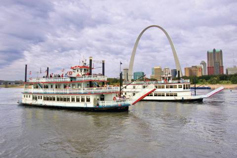 This Brunch Cruise In Missouri Is The Best Way To Start A Summer Day