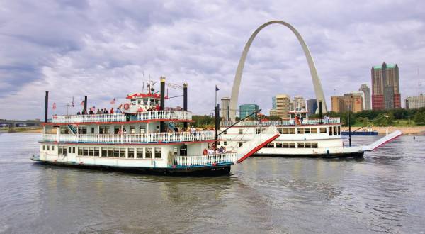 This Brunch Cruise In Missouri Is The Best Way To Start A Summer Day