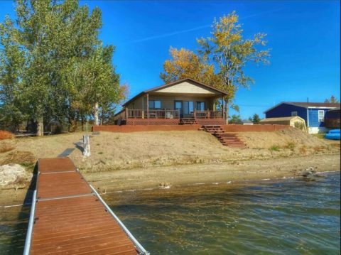 This Hidden Lakeside Cabin In North Dakota Is A Beach Getaway With The Utmost Charm