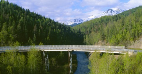 The Stunning Alaska Drive That Is One Of The Best Road Trips You Can Take In America