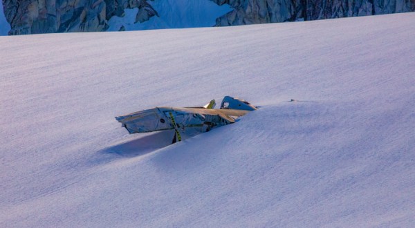 The Little-Known Airplane Wreck In Alaska You Can Only Reach By Hiking This 12-Mile Trail