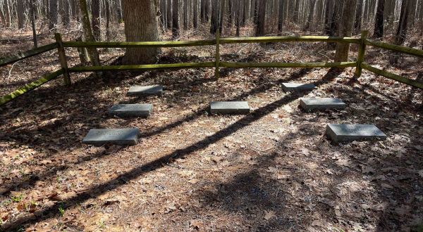 The Little-Known Cemetery In North Carolina You Can Only Reach By Hiking This 3-Mile Trail