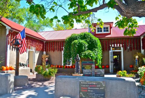 You'll Love Visiting Rancho de Chimayó, A New Mexico Restaurant Loaded With Local History