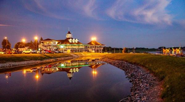 For Some Of The Most Scenic Waterfront Dining In Indiana, Head To Rick’s Boatyard