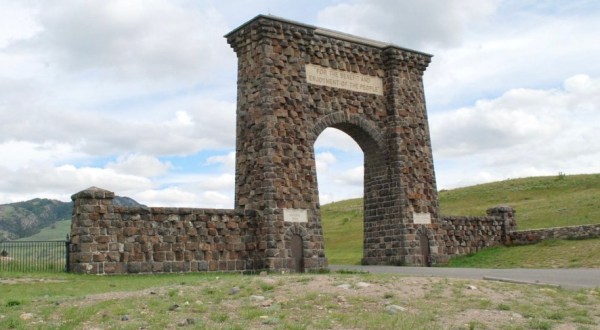 The Town Of Gardiner, Montana Was The First To Establish A National Park In America