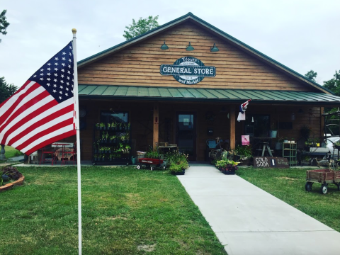 This Tiny Cafe And Store In Kentucky Is Hidden In This Tiny River Town And Has Everything Your Heart Desires
