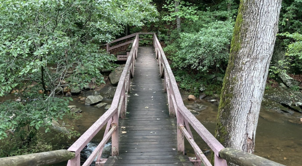 With Stream Crossings and Footbridges, The Little-Known Otter Creek Trail In Virginia Is Unexpectedly Magical