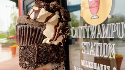 The Outrageous Milkshake Bar In Kentucky That’s Piled High With Goodness