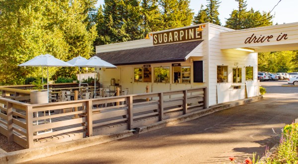 The Waffle Iron Grilled Cheeses From Sugarpine Drive-In In Oregon Are Worth Standing In Line For