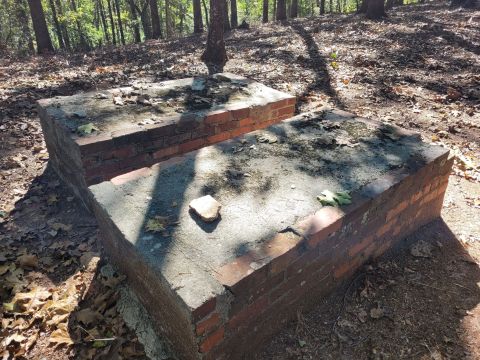 The Lawrence Cemetery Trail In South Carolina Will Take You Straight To An Abandoned Cemetery And More